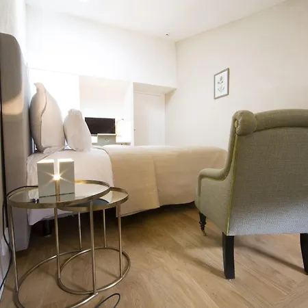 Hotel De La Villeon 4*