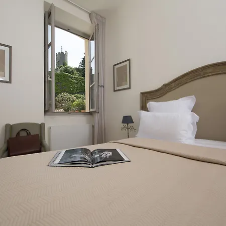 Hotel De La Villeon 4*