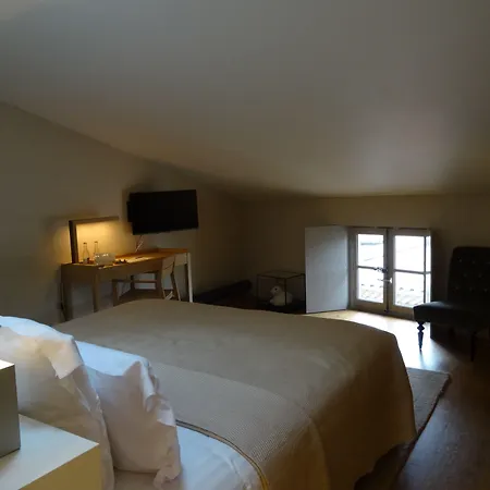 De La Villeon 4*